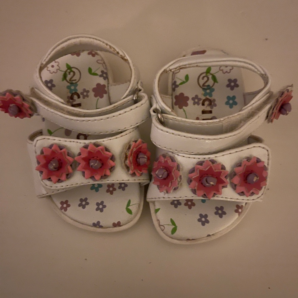 Baby girl white sandal size 2